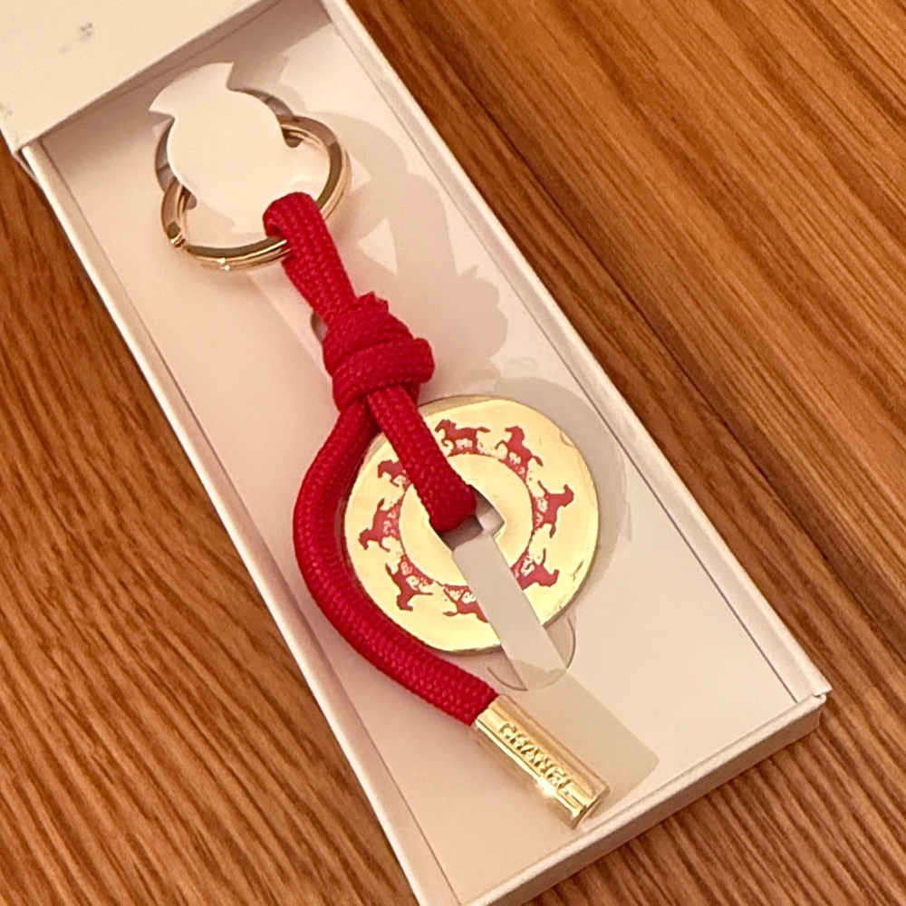 CHANEL 2026 Red and Gold Key Holder - Picture 2 of 3